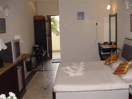Dolphin Bay Hotel Goa Eksteriør billede
