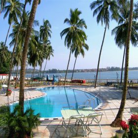 Dolphin Bay Hotel Goa Eksteriør billede